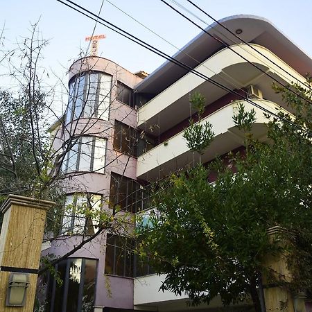 Hotel Deja Tirana Buitenkant foto